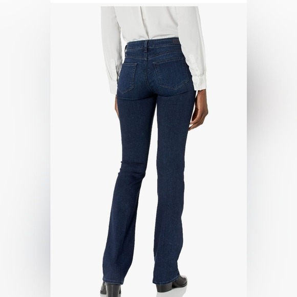 PAIGE Denim - Paige Manhattan mid rise slim boot Jean size 34